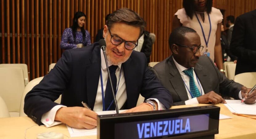 Felix-Placencia-Canciller-en-la-ONU